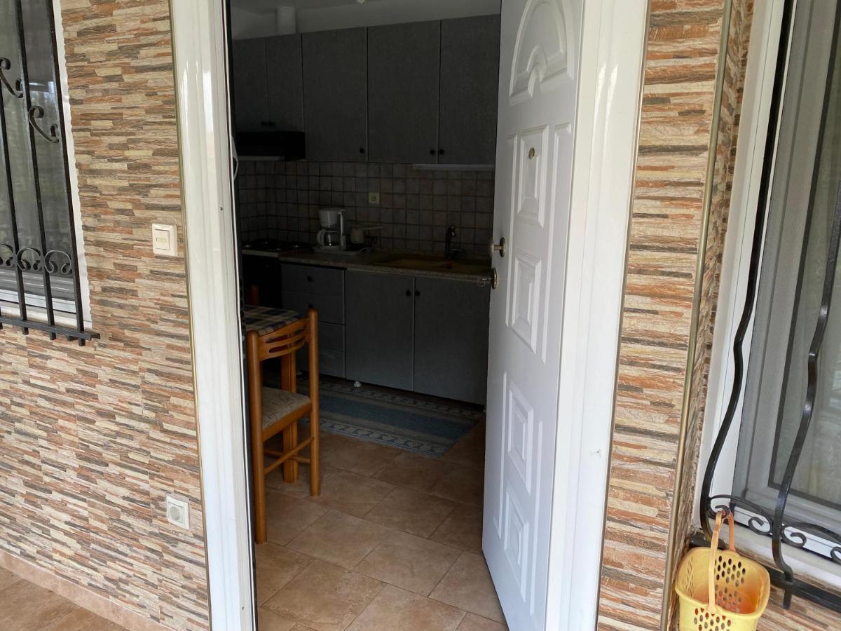 House Bts Villa Ставрос Екстериор снимка